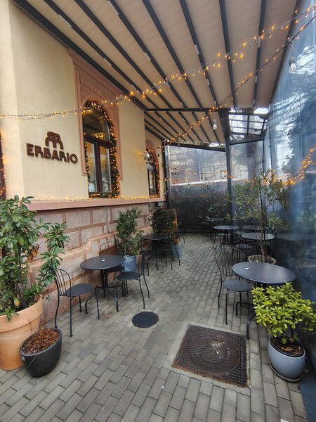 Tineretului, parcul Carol, cafenea si minihotel.