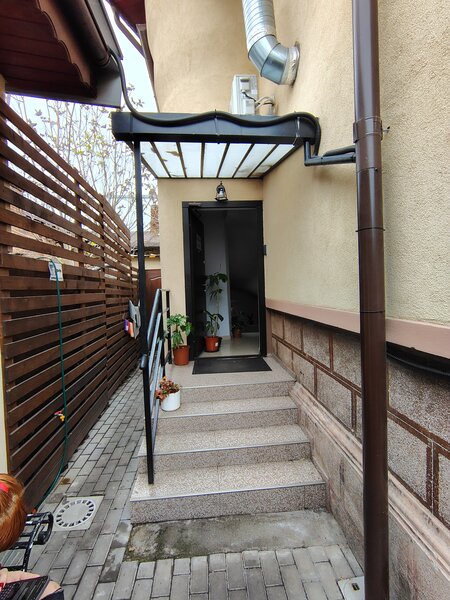 Tineretului, parcul Carol, cafenea si minihotel.